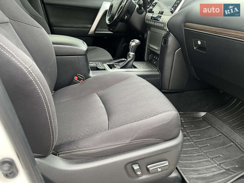 Внедорожник / Кроссовер Toyota Land Cruiser Prado 2021 в Киеве