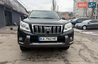 Позашляховик / Кросовер Toyota Land Cruiser Prado 2010 в Києві