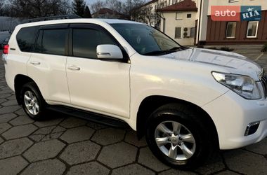 Позашляховик / Кросовер Toyota Land Cruiser Prado 2012 в Чернівцях