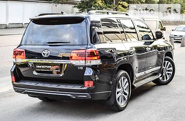 Внедорожник / Кроссовер Toyota Land Cruiser 2018 в 