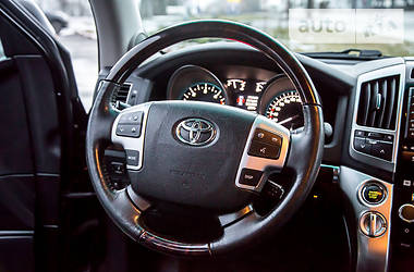 Внедорожник / Кроссовер Toyota Land Cruiser 2013 в Хмельницком
