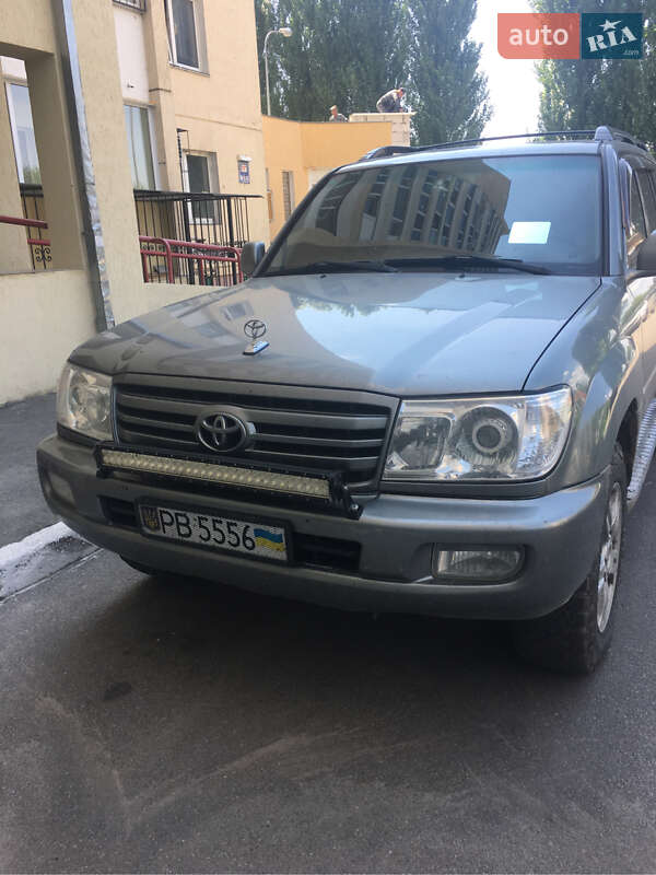 Внедорожник / Кроссовер Toyota Land Cruiser 2005 в Броварах