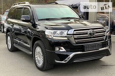 Позашляховик / Кросовер Toyota Land Cruiser 2018 в 