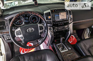 Позашляховик / Кросовер Toyota Land Cruiser 2012 в 