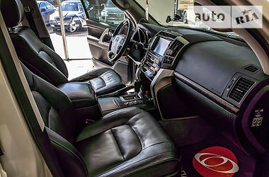 Позашляховик / Кросовер Toyota Land Cruiser 2012 в 