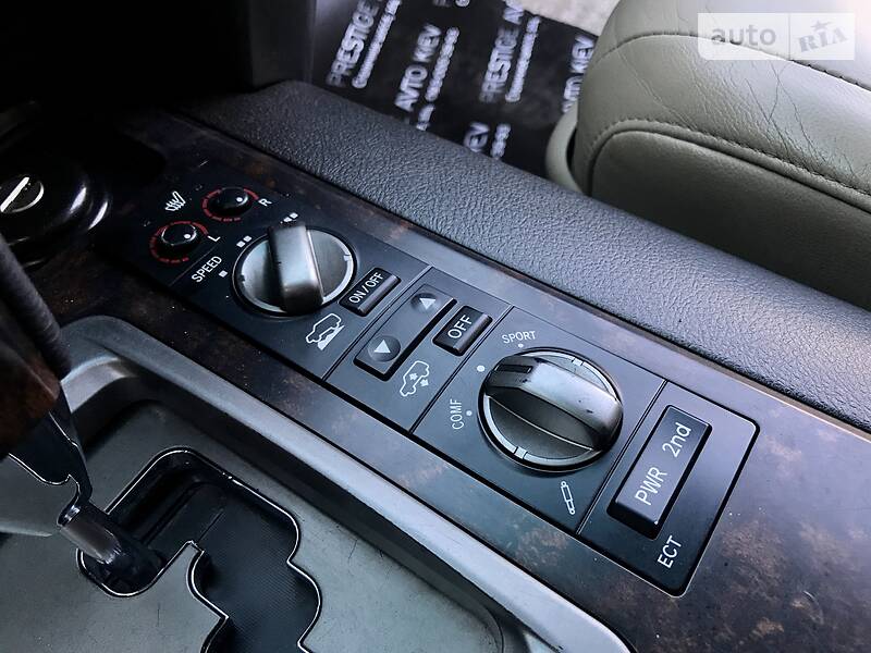 Внедорожник / Кроссовер Toyota Land Cruiser 2011 в Киеве