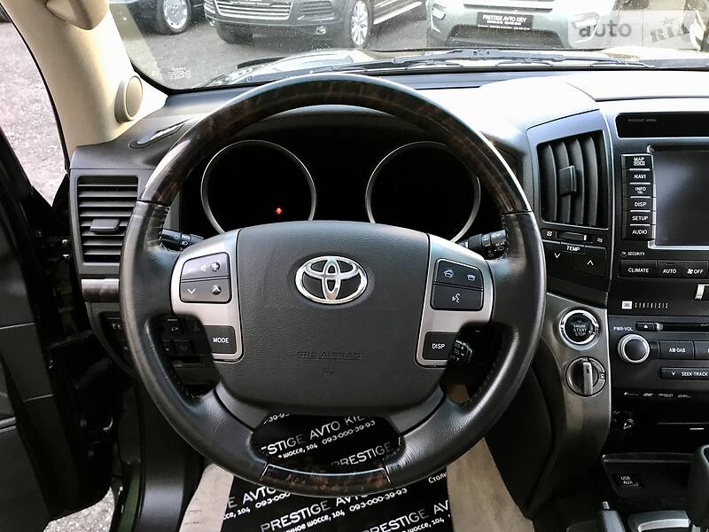 Внедорожник / Кроссовер Toyota Land Cruiser 2011 в Киеве