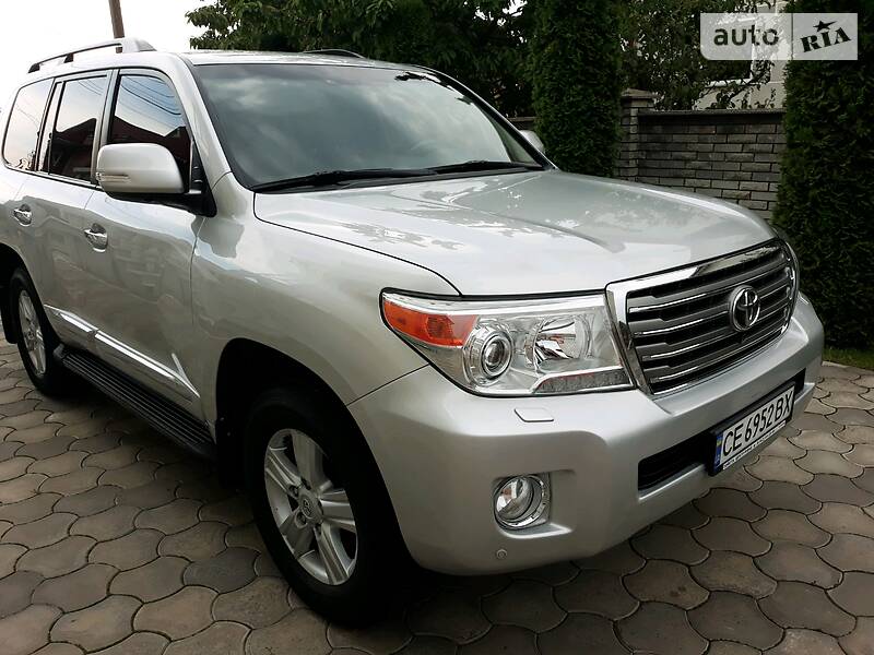 Позашляховик / Кросовер Toyota Land Cruiser 2012 в Чернівцях