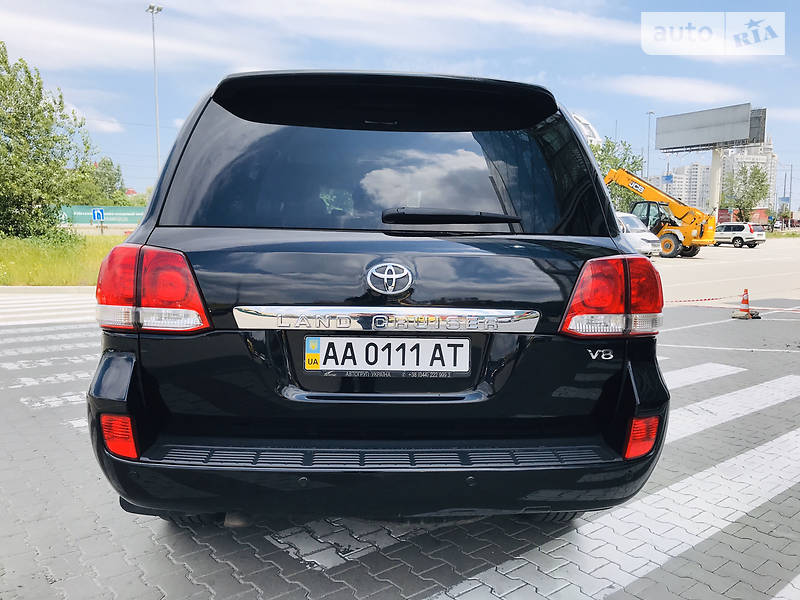Позашляховик / Кросовер Toyota Land Cruiser 2011 в Києві