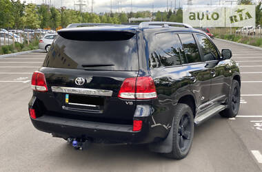 Позашляховик / Кросовер Toyota Land Cruiser 2011 в 