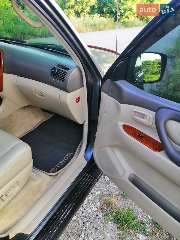 Позашляховик / Кросовер Toyota Land Cruiser 2003 в Дніпрі