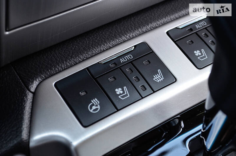 Внедорожник / Кроссовер Toyota Land Cruiser 2016 в Киеве