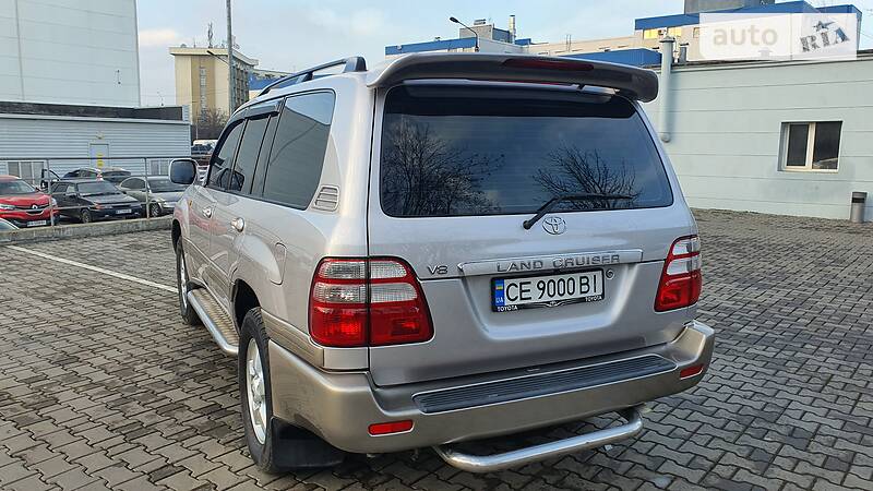 Позашляховик / Кросовер Toyota Land Cruiser 2003 в Чернівцях