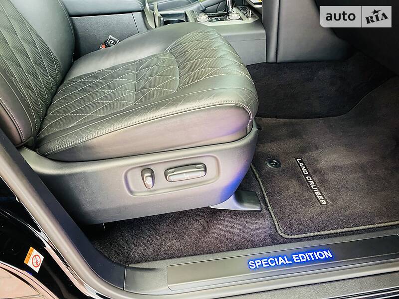 Внедорожник / Кроссовер Toyota Land Cruiser 2017 в Днепре фото 57 Внедорожник / Кроссовер Toyota Land Cruiser 2017 в Днепре