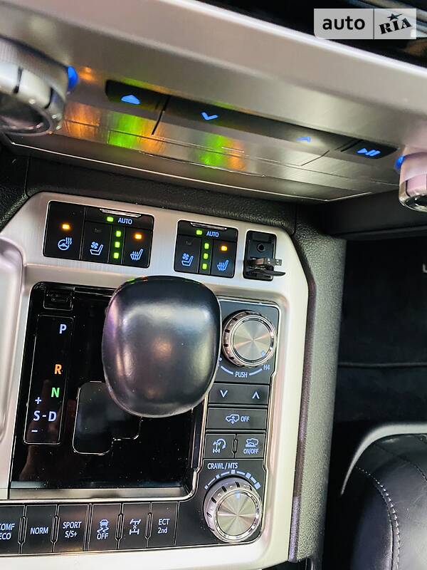 Внедорожник / Кроссовер Toyota Land Cruiser 2017 в Днепре фото 75 Внедорожник / Кроссовер Toyota Land Cruiser 2017 в Днепре