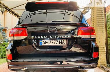 Позашляховик / Кросовер Toyota Land Cruiser 2017 в Дніпрі