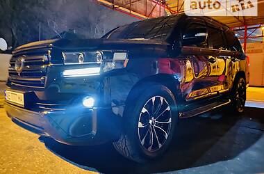 Позашляховик / Кросовер Toyota Land Cruiser 2017 в 
