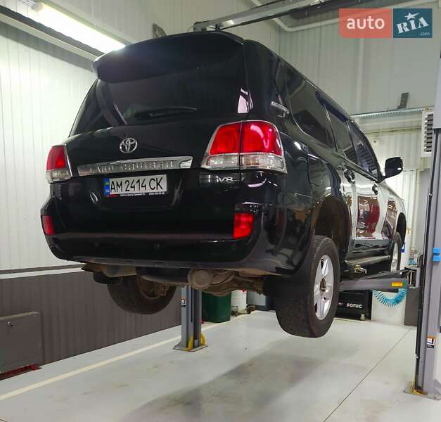 Внедорожник / Кроссовер Toyota Land Cruiser 2009 в Бердичеве