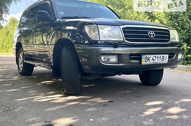 Внедорожник / Кроссовер Toyota Land Cruiser 2002 в Ровно