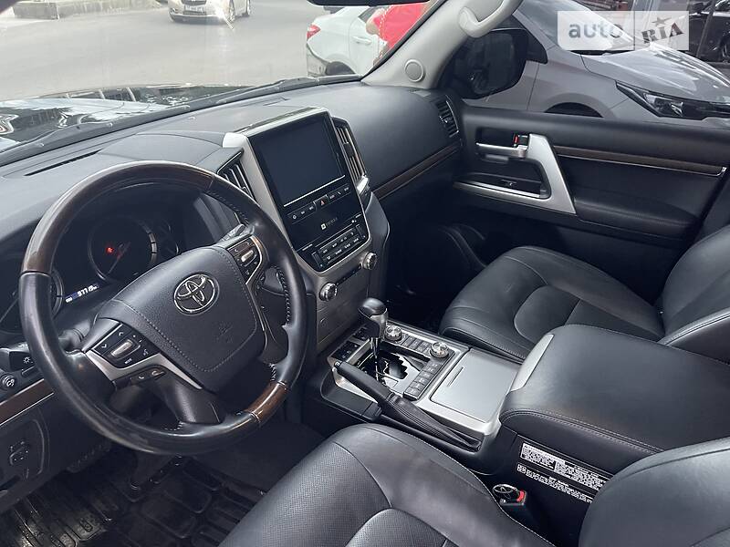 Позашляховик / Кросовер Toyota Land Cruiser 2019 в Києві фото 16 Позашляховик / Кросовер Toyota Land Cruiser 2019 в Києві