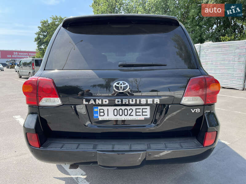 Внедорожник / Кроссовер Toyota Land Cruiser 2013 в Кременчуге