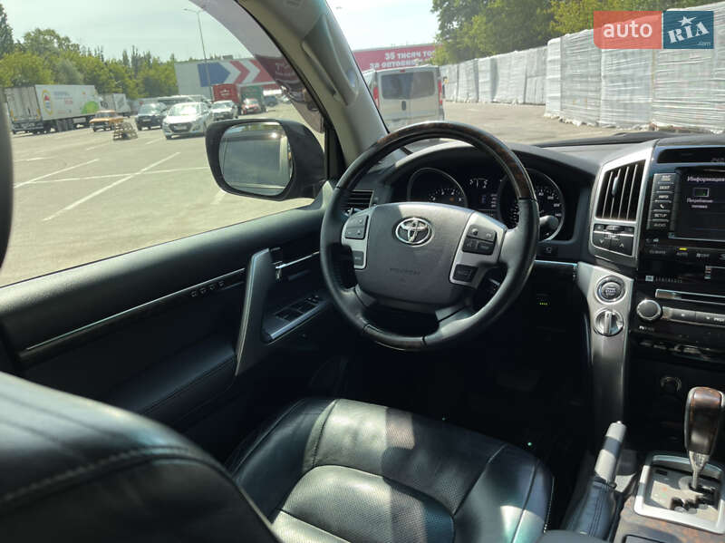 Внедорожник / Кроссовер Toyota Land Cruiser 2013 в Кременчуге