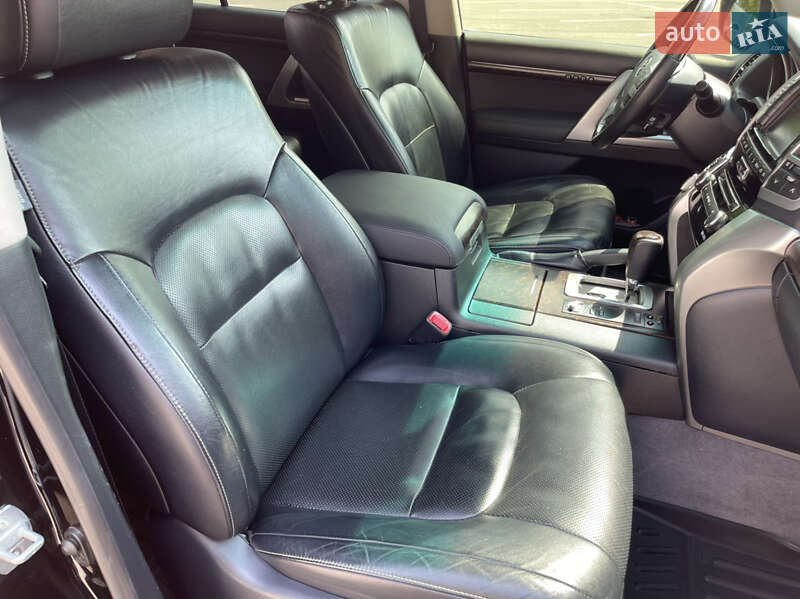 Внедорожник / Кроссовер Toyota Land Cruiser 2013 в Кременчуге