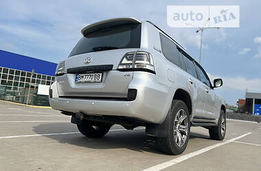 Позашляховик / Кросовер Toyota Land Cruiser 2011 в Києві