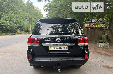 Внедорожник / Кроссовер Toyota Land Cruiser 2008 в Умани