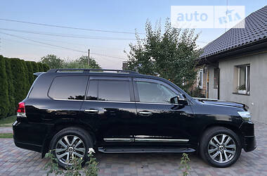Позашляховик / Кросовер Toyota Land Cruiser 2016 в 