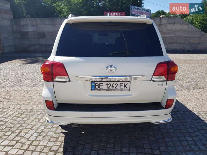 Внедорожник / Кроссовер Toyota Land Cruiser 2014 в Первомайске