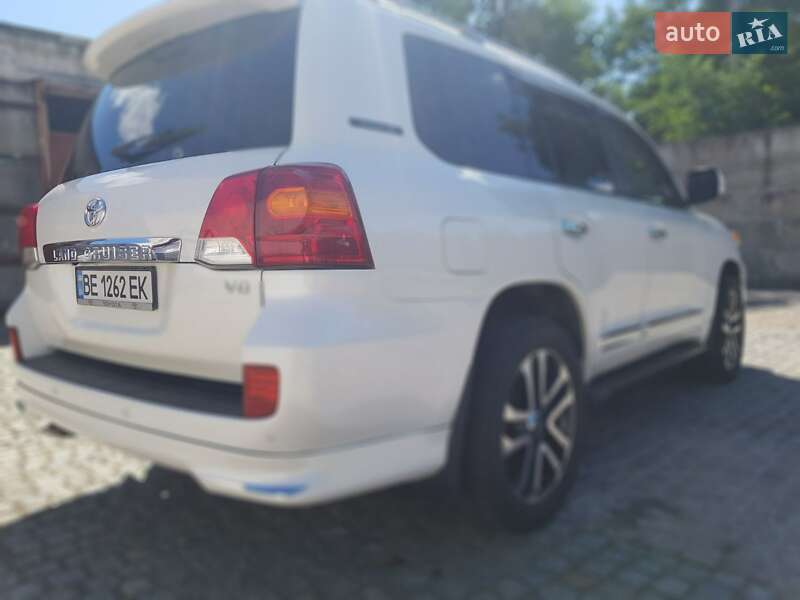 Внедорожник / Кроссовер Toyota Land Cruiser 2014 в Первомайске