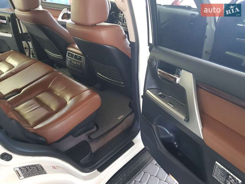 Внедорожник / Кроссовер Toyota Land Cruiser 2014 в Первомайске