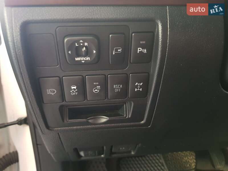 Внедорожник / Кроссовер Toyota Land Cruiser 2014 в Первомайске