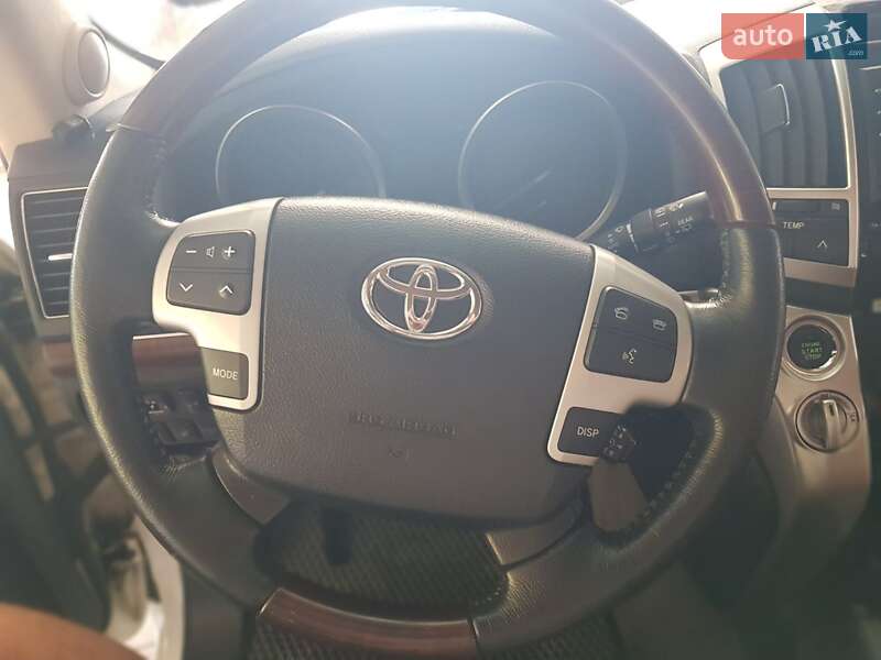 Внедорожник / Кроссовер Toyota Land Cruiser 2014 в Первомайске