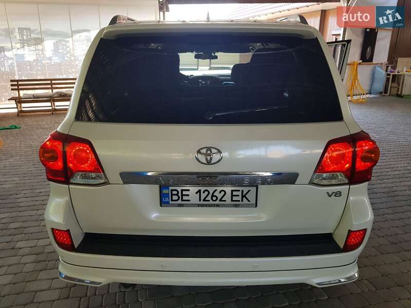 Внедорожник / Кроссовер Toyota Land Cruiser 2014 в Первомайске