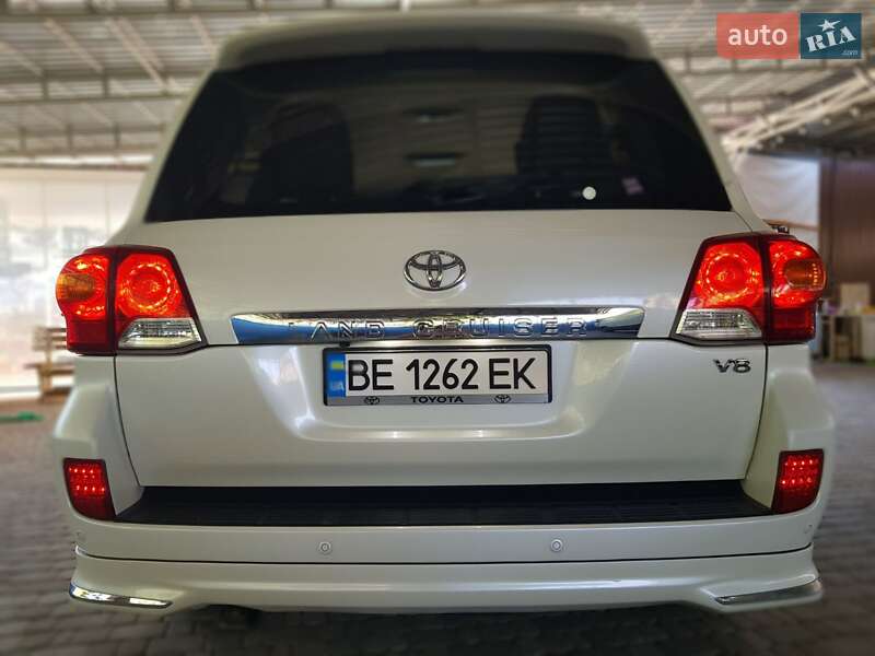 Внедорожник / Кроссовер Toyota Land Cruiser 2014 в Первомайске