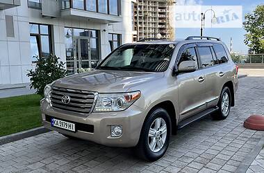 Toyota Land Cruiser 2012