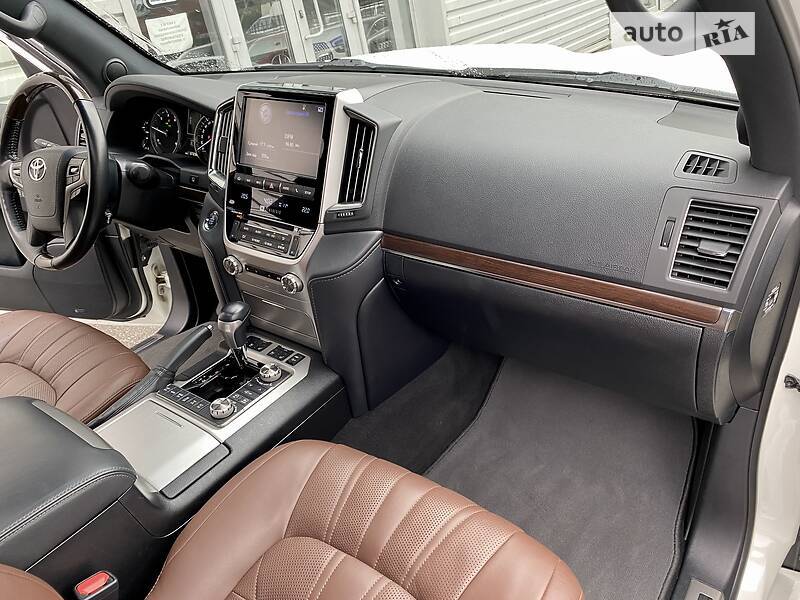 Внедорожник / Кроссовер Toyota Land Cruiser 2020 в Киеве