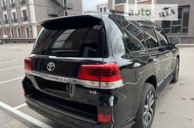 Внедорожник / Кроссовер Toyota Land Cruiser 2018 в Киеве