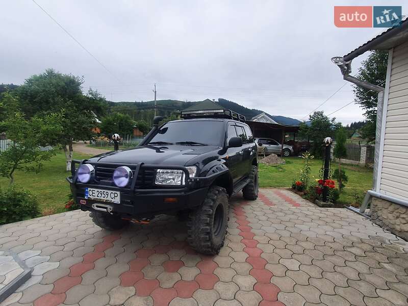 Внедорожник / Кроссовер Toyota Land Cruiser 2004 в Черновцах