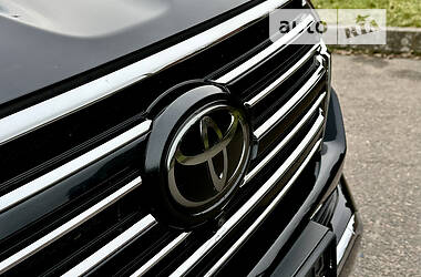 Позашляховик / Кросовер Toyota Land Cruiser 2018 в 