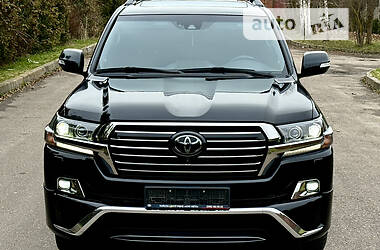 Позашляховик / Кросовер Toyota Land Cruiser 2018 в 