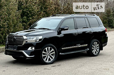 Позашляховик / Кросовер Toyota Land Cruiser 2018 в 