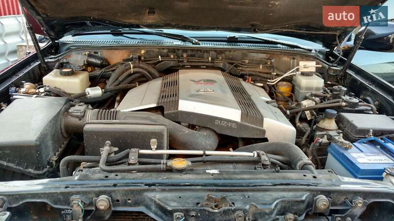 Внедорожник / Кроссовер Toyota Land Cruiser 2003 в Горохове