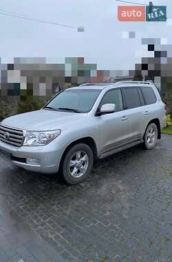 Toyota Land Cruiser 2011