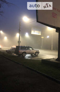 Внедорожник / Кроссовер Toyota Land Cruiser 2004 в Черновцах