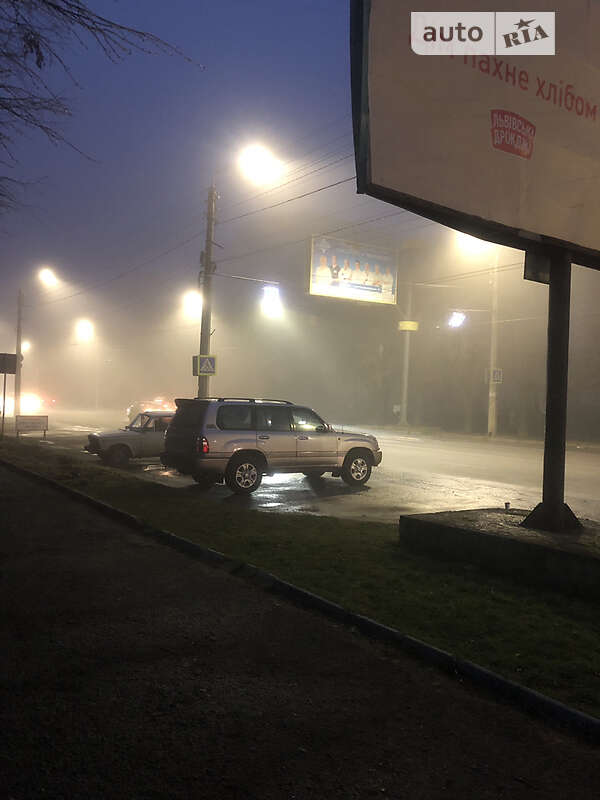 Внедорожник / Кроссовер Toyota Land Cruiser 2004 в Черновцах