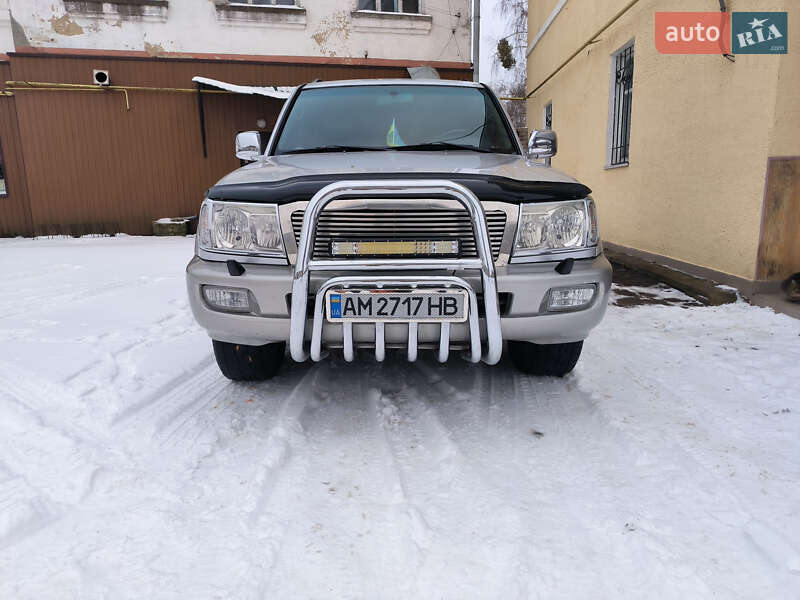 Внедорожник / Кроссовер Toyota Land Cruiser 2002 в Андрушевке