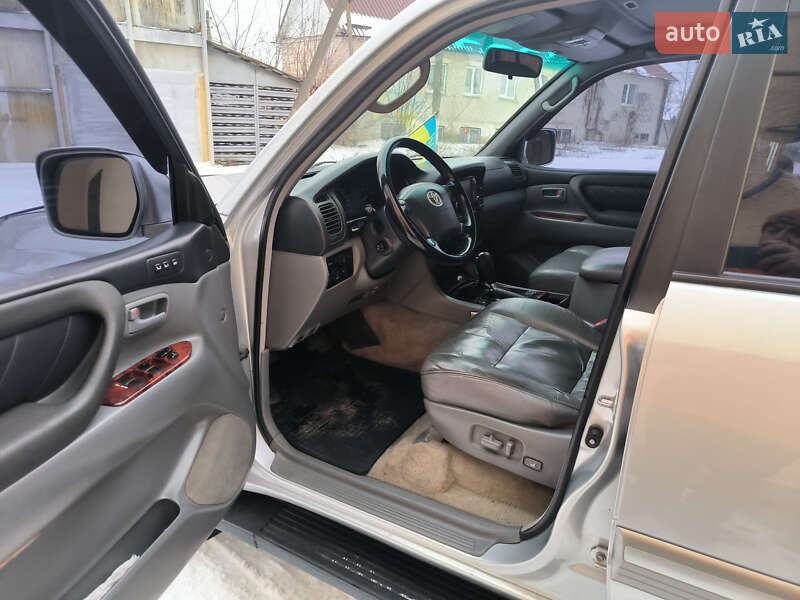 Внедорожник / Кроссовер Toyota Land Cruiser 2002 в Андрушевке